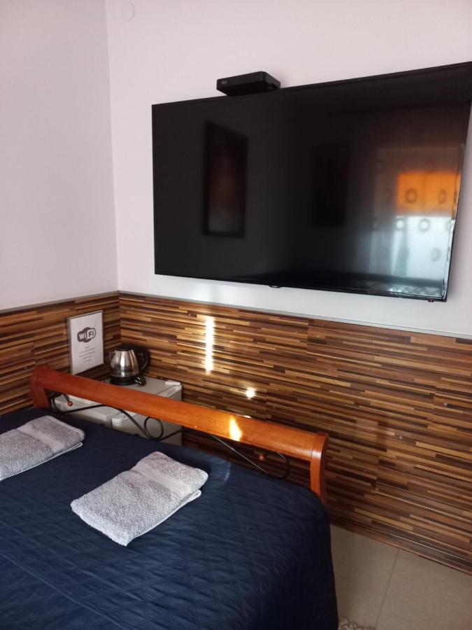 Hotelik Niedzwiadek Радзин Подляски Екстериор снимка