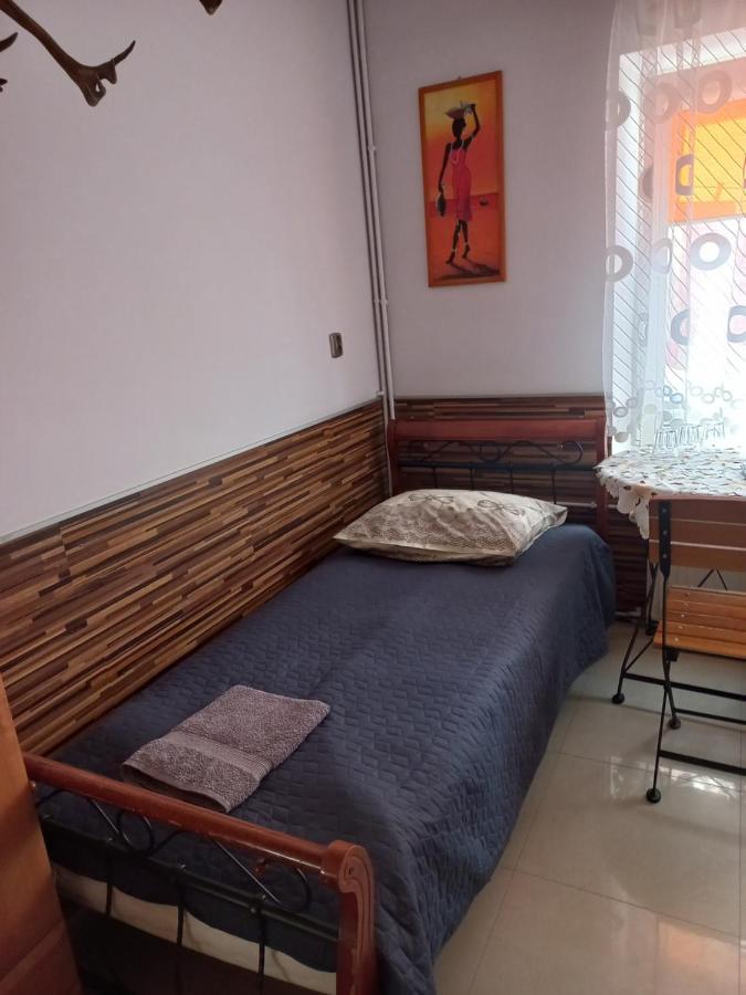 Hotelik Niedzwiadek Радзин Подляски Екстериор снимка