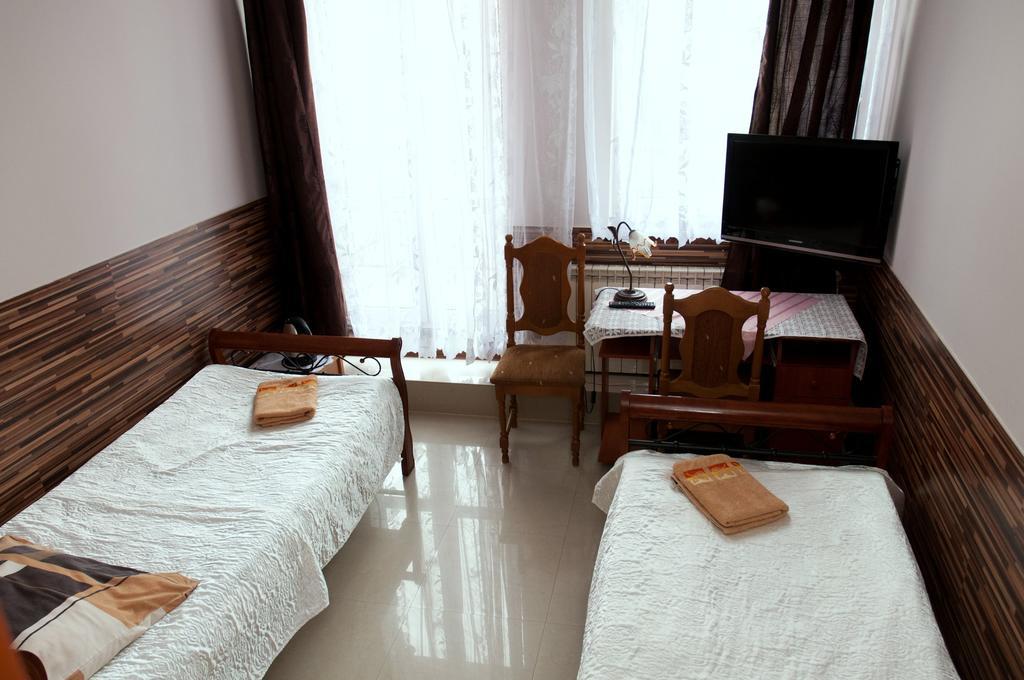 Hotelik Niedzwiadek Радзин Подляски Екстериор снимка