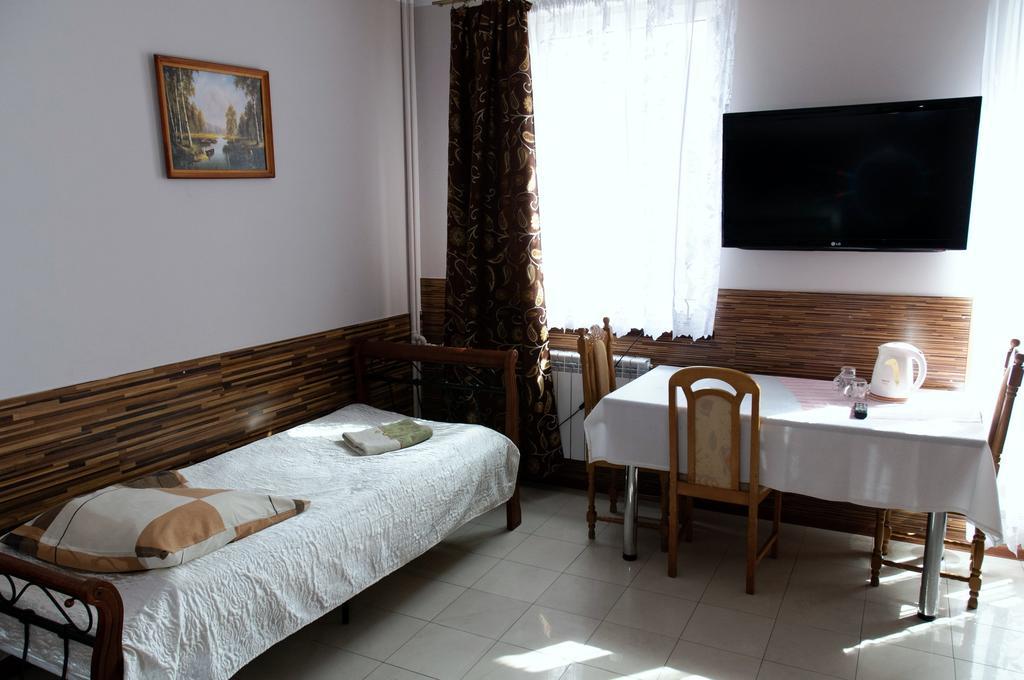 Hotelik Niedzwiadek Радзин Подляски Стая снимка