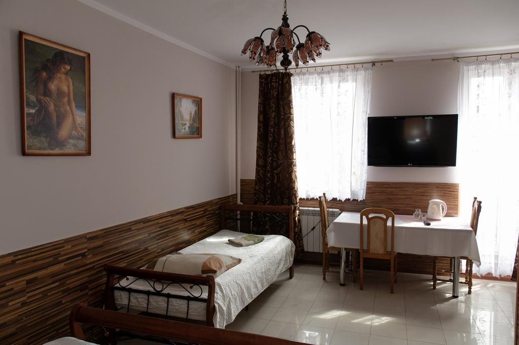 Hotelik Niedzwiadek Радзин Подляски Стая снимка