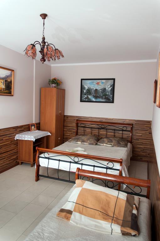 Hotelik Niedzwiadek Радзин Подляски Екстериор снимка