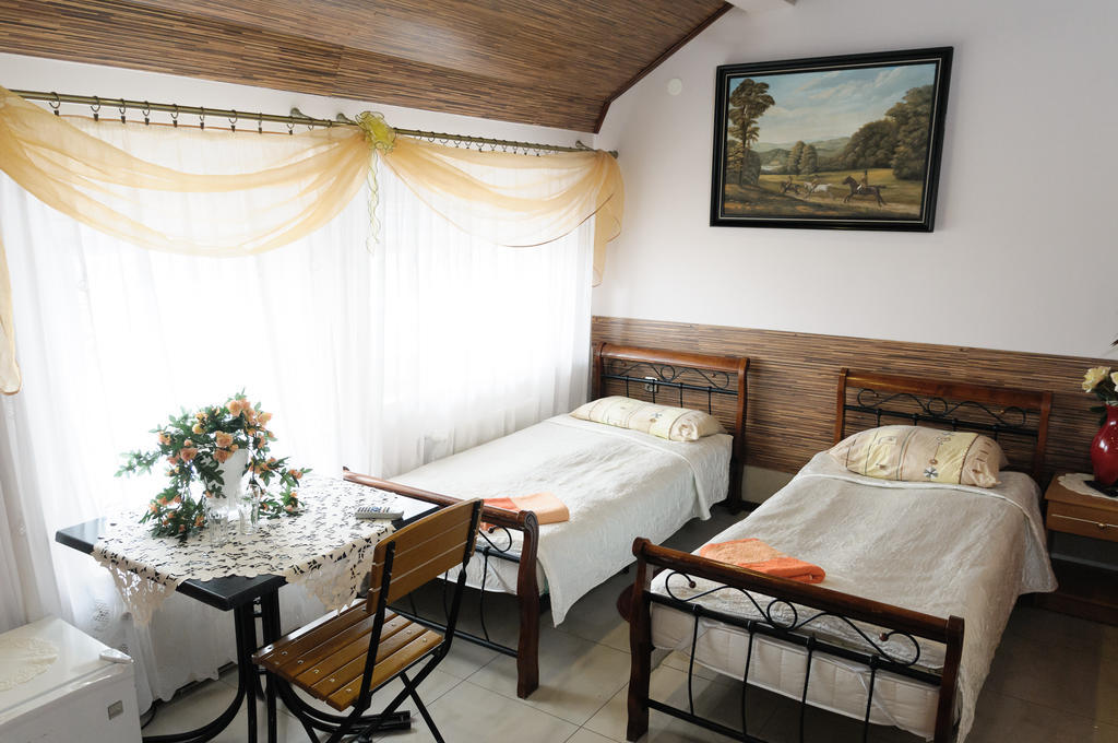 Hotelik Niedzwiadek Радзин Подляски Стая снимка