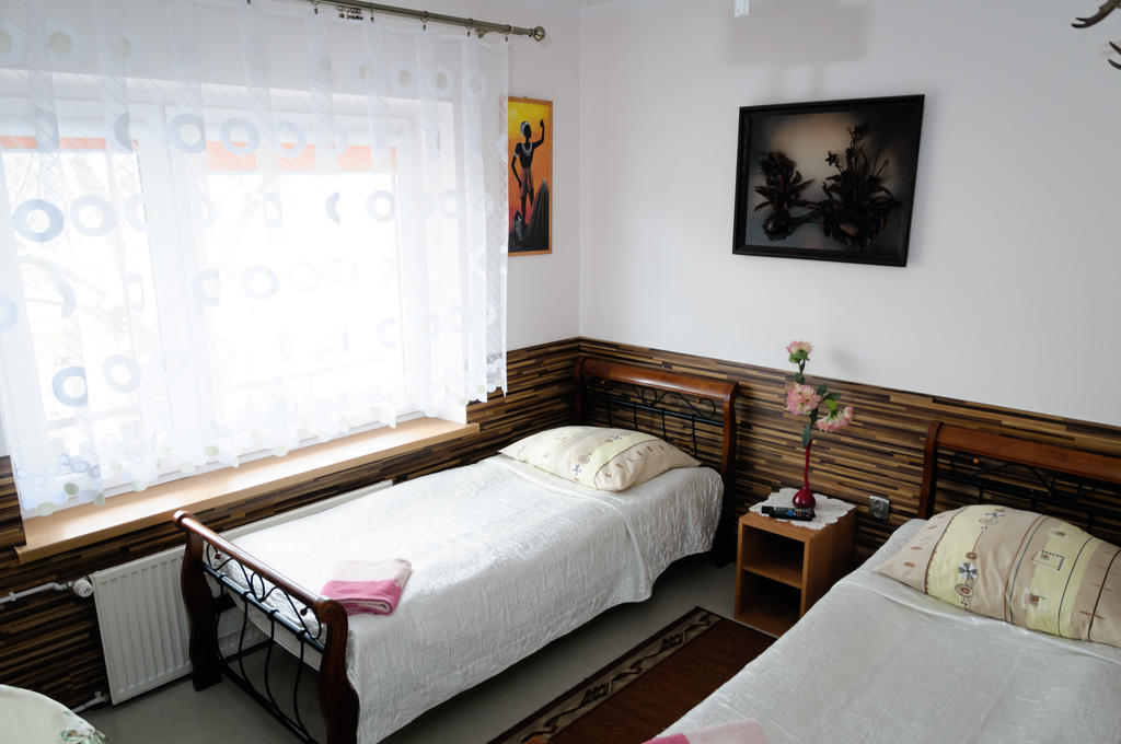 Hotelik Niedzwiadek Радзин Подляски Стая снимка